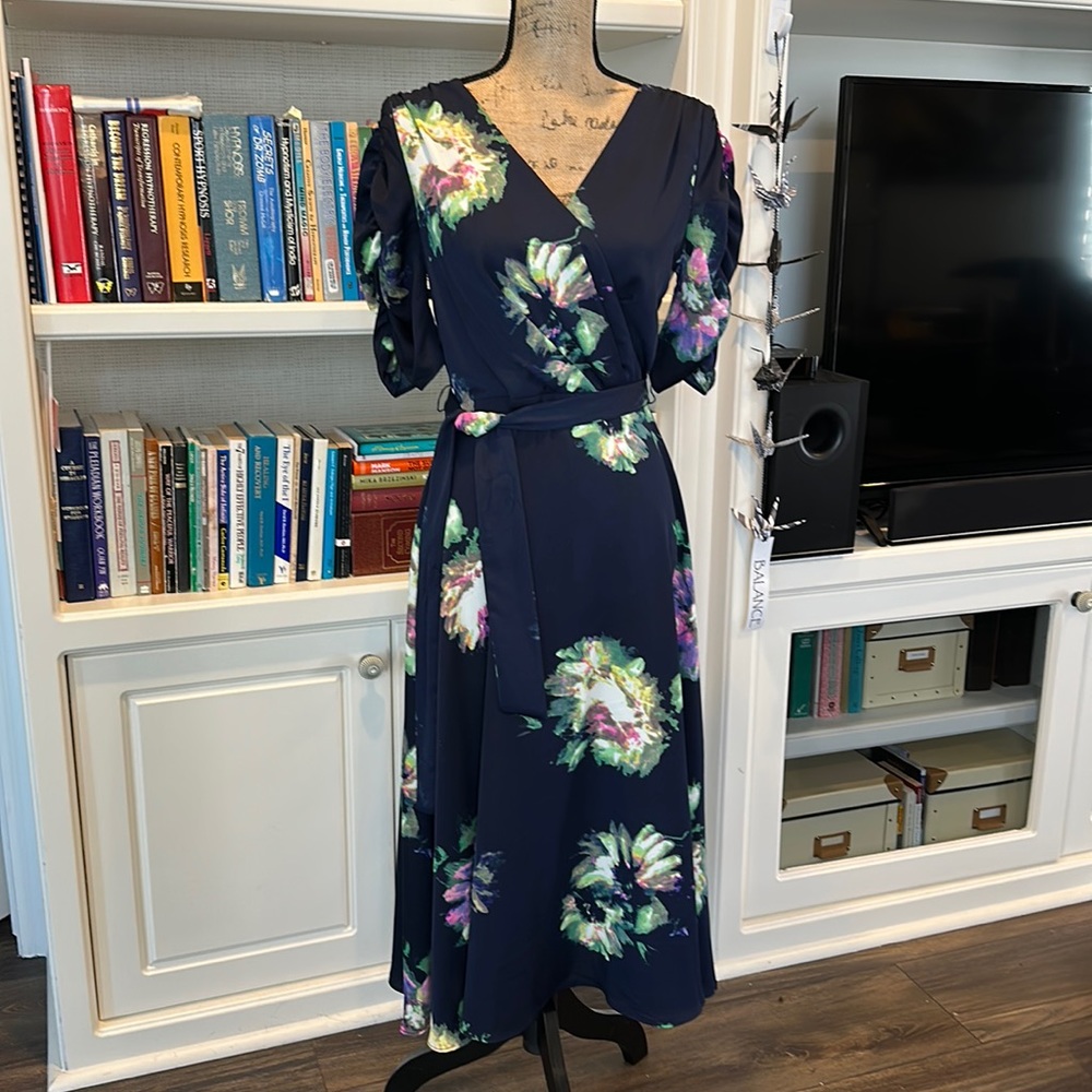 DKNY NWOT midi dress w 3/4 sleeves